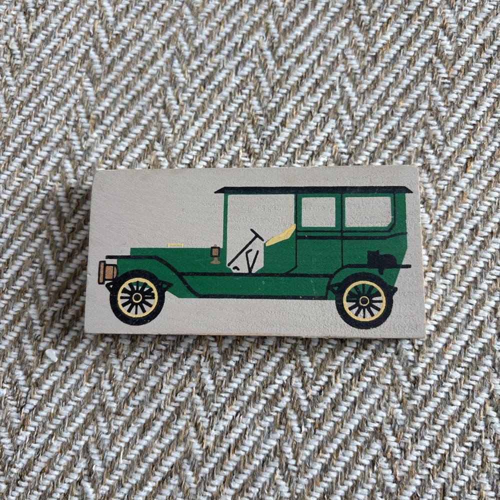 Cats Meow Village Antique Green Car 1909 Franklin Limousine Wooden Shelf Sitter